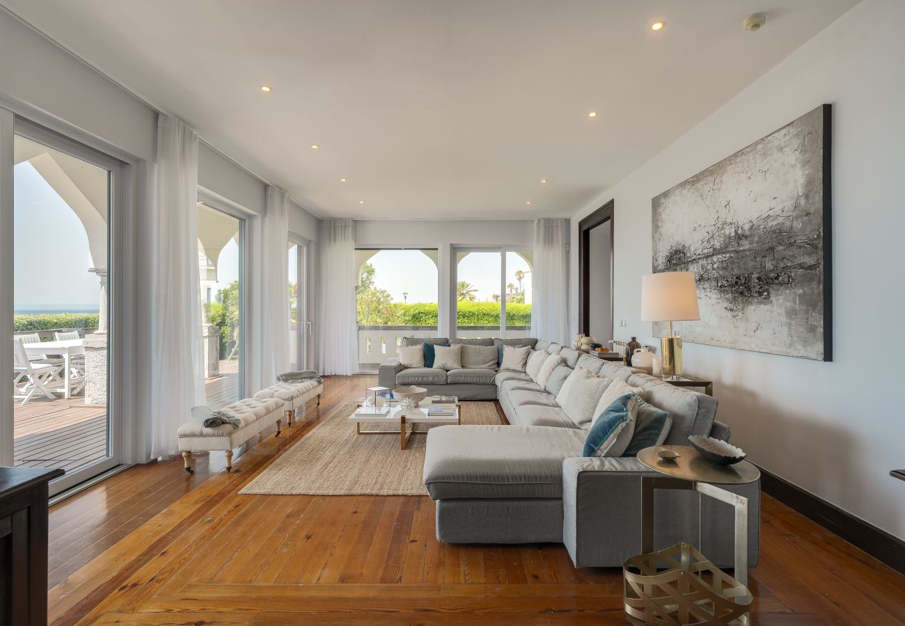 Villa in Cascais - Blissful Seafront Cascais