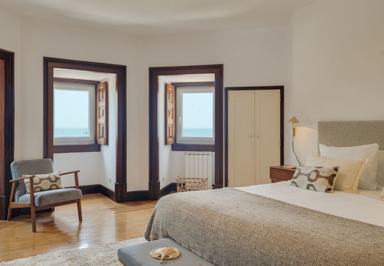 Villa in Cascais - Blissful Seafront Cascais
