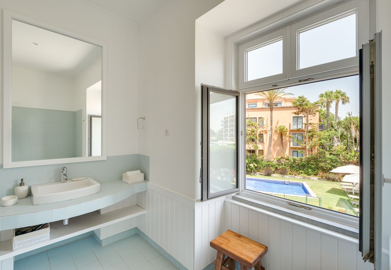 Villa in Cascais - Blissful Seafront Cascais