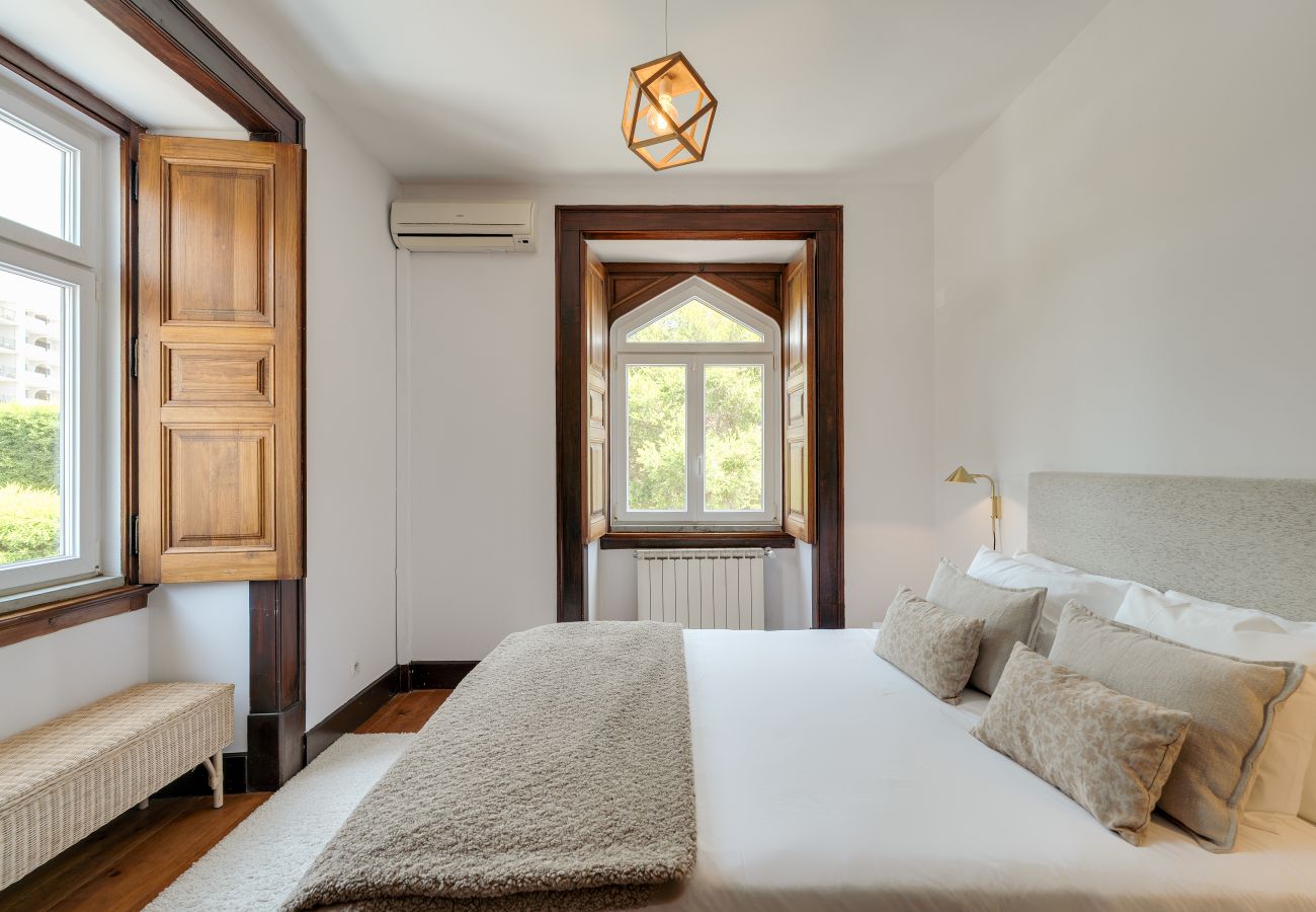Villa in Cascais - Blissful Seafront Cascais