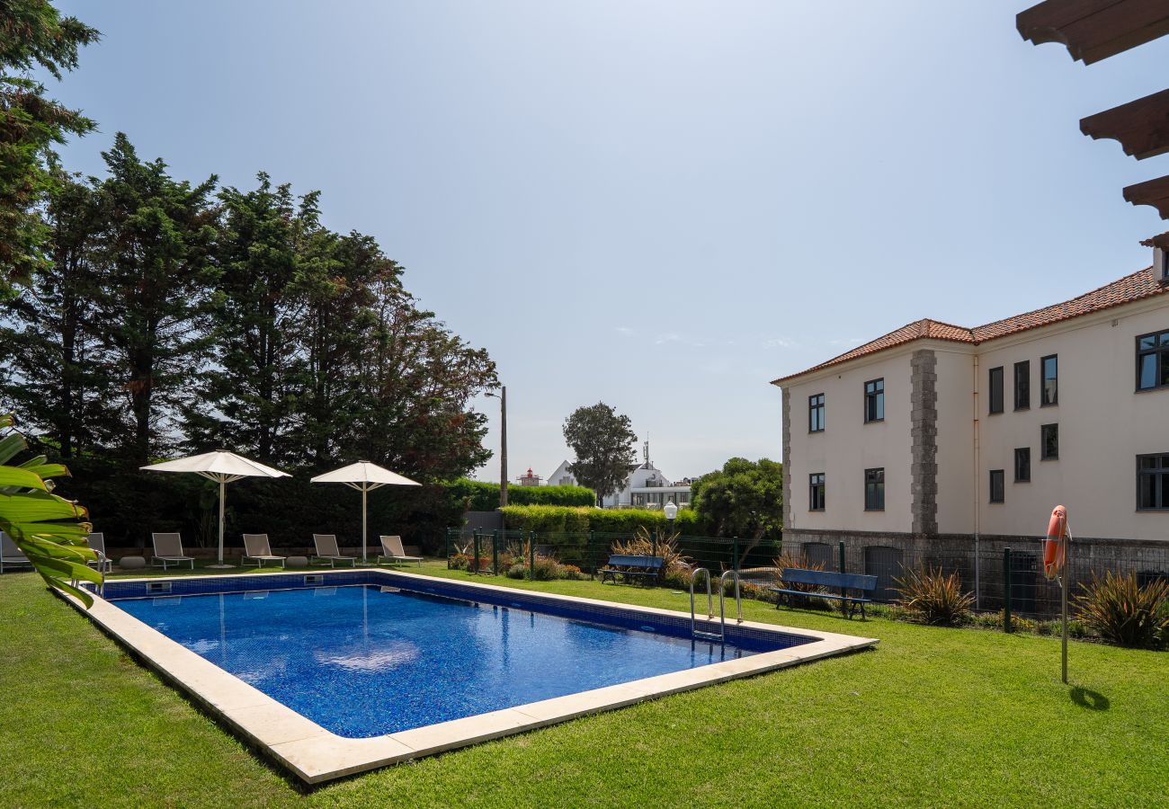 Villa in Cascais - Blissful Seafront Cascais