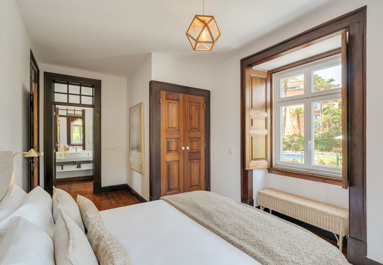Villa in Cascais - Blissful Seafront Cascais