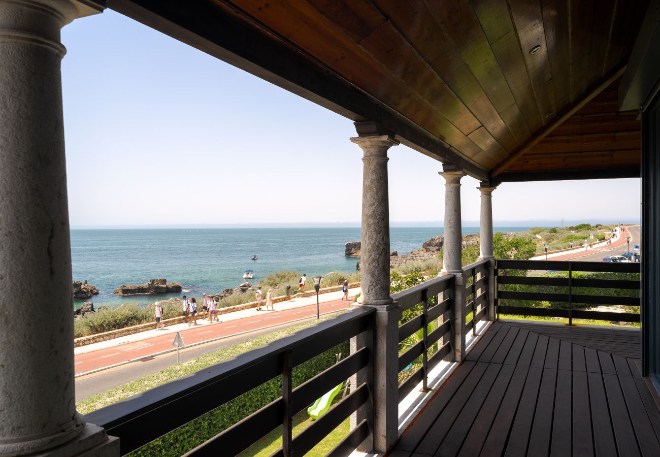 Villa in Cascais - Blissful Seafront Cascais