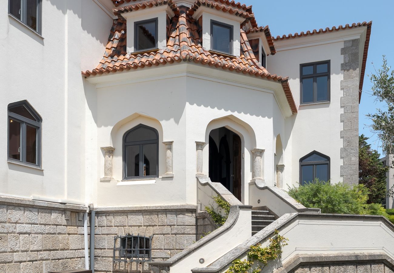 Villa in Cascais - Blissful Seafront Cascais