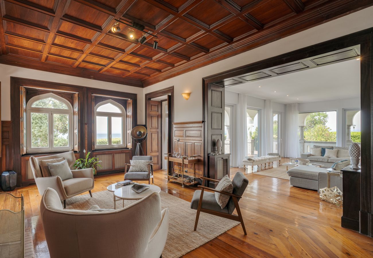 Villa in Cascais - Blissful Seafront Cascais