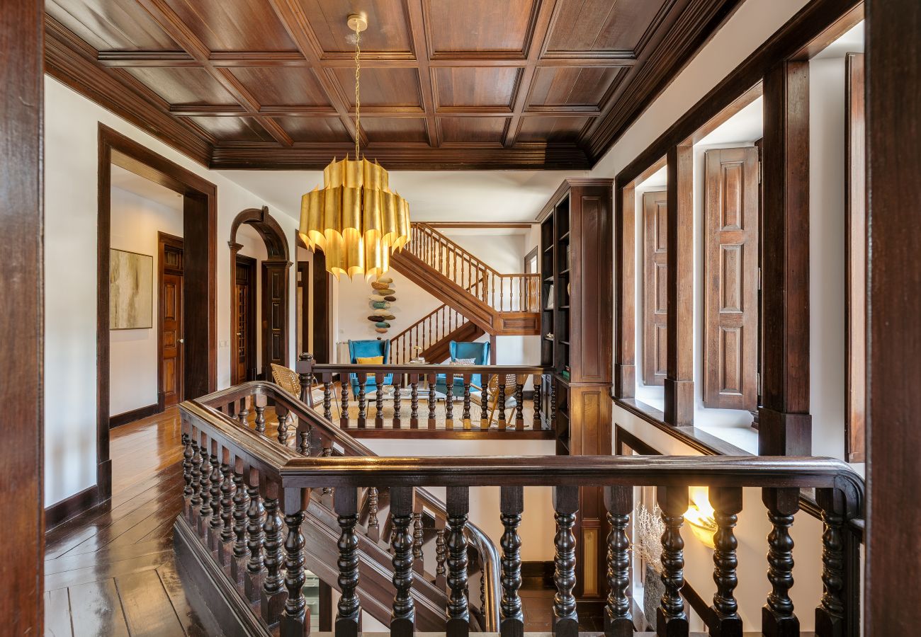 Villa in Cascais - Blissful Seafront Cascais