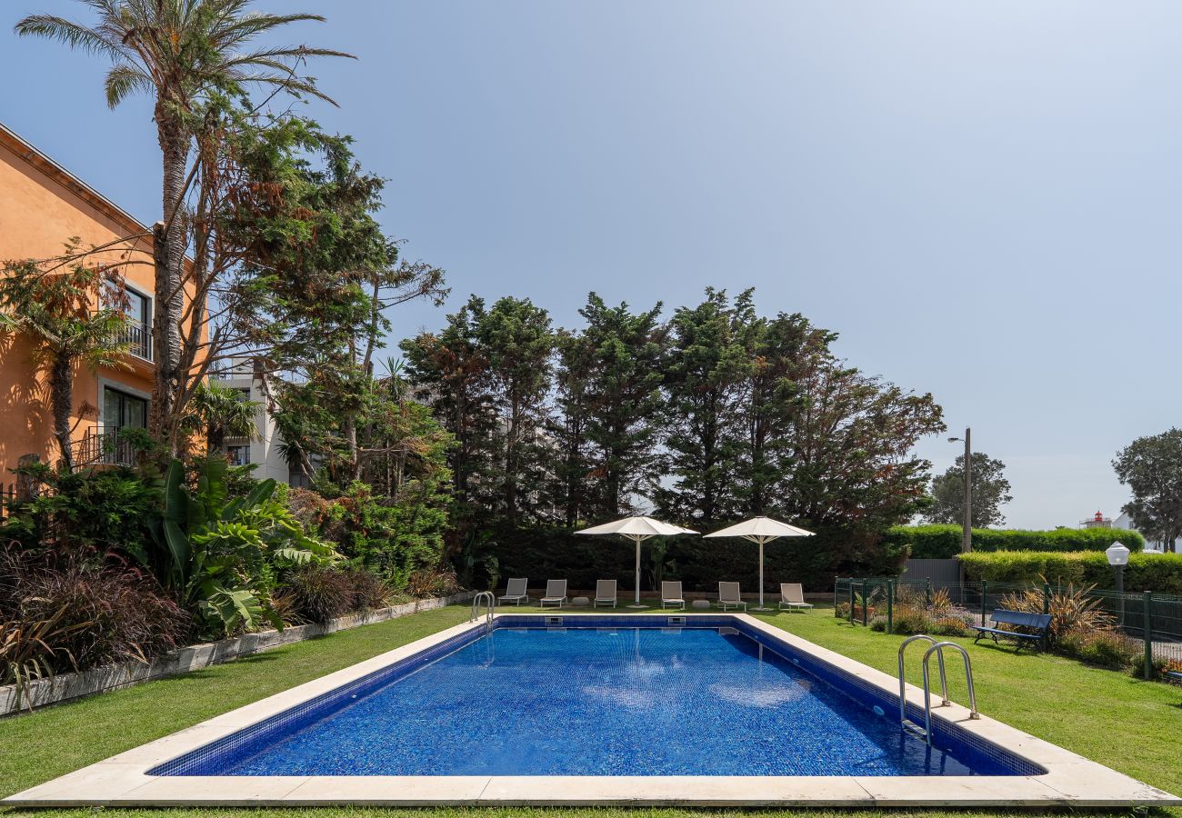 Villa in Cascais - Blissful Seafront Cascais