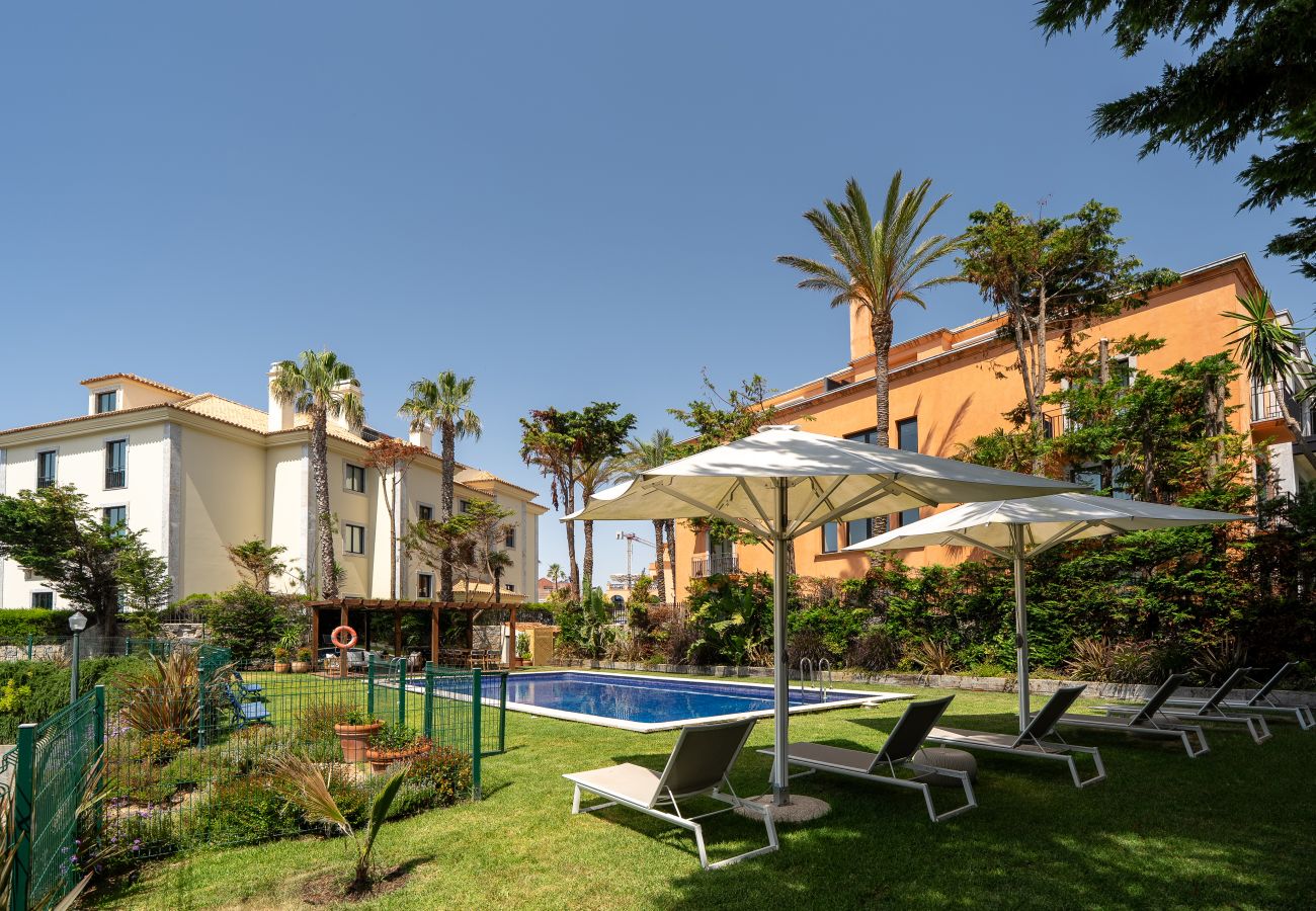 Villa in Cascais - Blissful Seafront Cascais