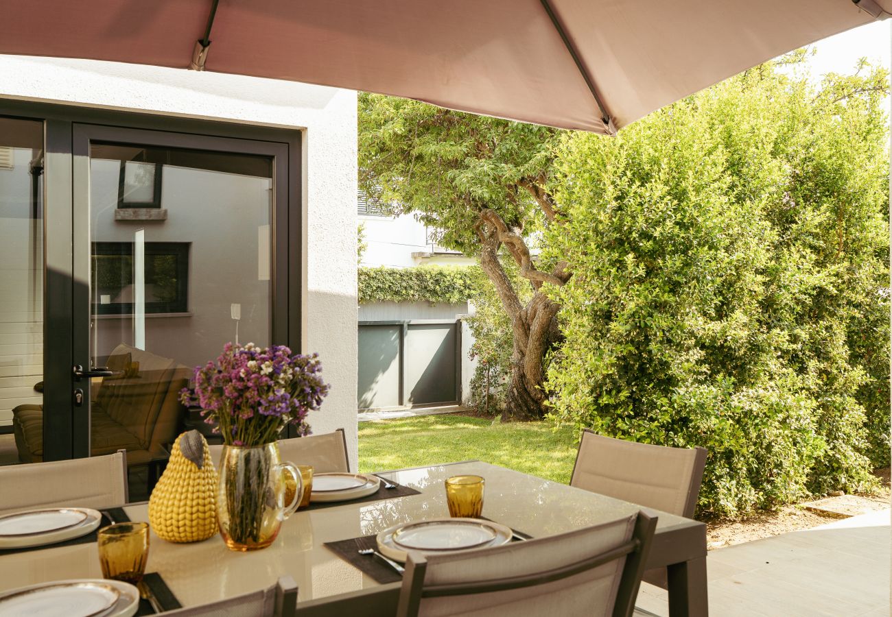 Villa in Lisbon - Blissful Restelo